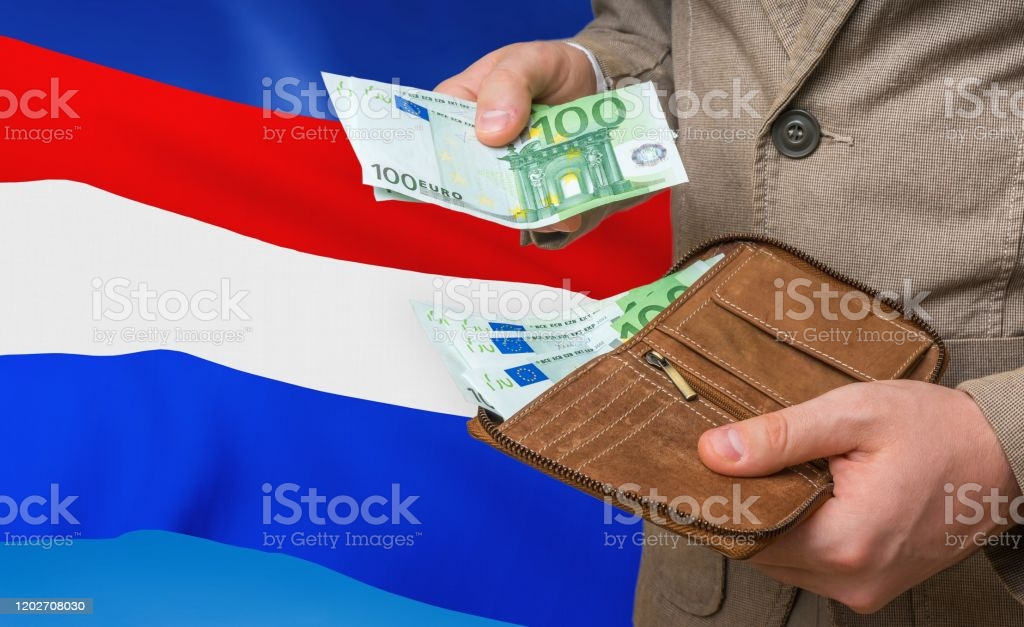 You are currently viewing انتقال پول از ایران به هلند به چه شکل انجام می شود و بهترین روش